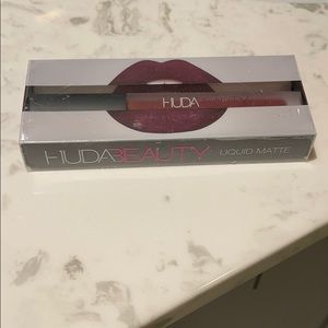 ❤️New Huda Lip Color❤️